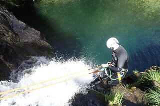 Canyoning para 2 - 4h | Descubra um oásis de cascatas com a Just Come - Arouca