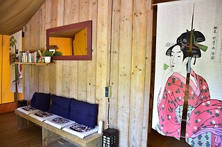 Uma noite em Tenda Glamping com pequeno almoço e welcome drink para 2 | Quinta Japonesa (Carvalhal Benfeito, Leiria)