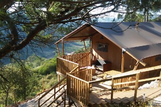Uma noite em Tenda Glamping com pequeno almoço e welcome drink para 2 | Quinta Japonesa (Carvalhal Benfeito, Leiria)