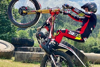 Uma aula em moto oset eléctrica em área básica para 2 em Trialmotor em Lousã (Coimbra)