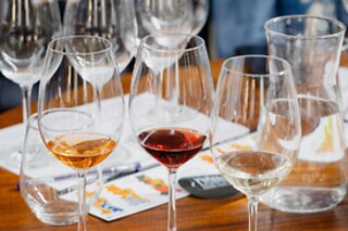 Visita à Adega com prova premium de 6 vinhos e uma tábua de snacks para 2 | Cas'Amaro (Alenquer, Lisboa)