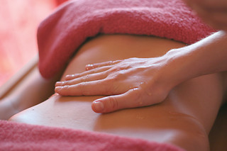 Uma massagem localizada para 1 em Hamsa - Clinic em Rio Tinto (Porto)