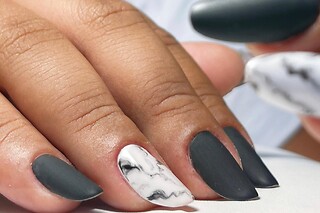 Manicure com verniz gelinho para 1 | Lorena Vieira Estética - Avenidas Novas (Lisboa)