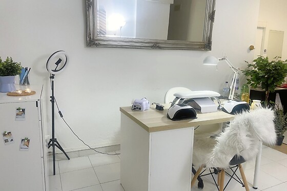 Manicure com verniz gelinho para 1 | Lorena Vieira Estética - Avenidas Novas (Lisboa)