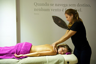 Limpeza de rosto com hidratação para 1 | Espaço Essências Day Spa e Terapias - Príncipe Real