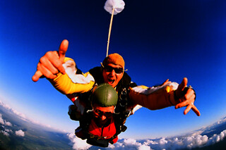 Salto Tandem 3000m em Braga para 1 com a SkyDive Porto