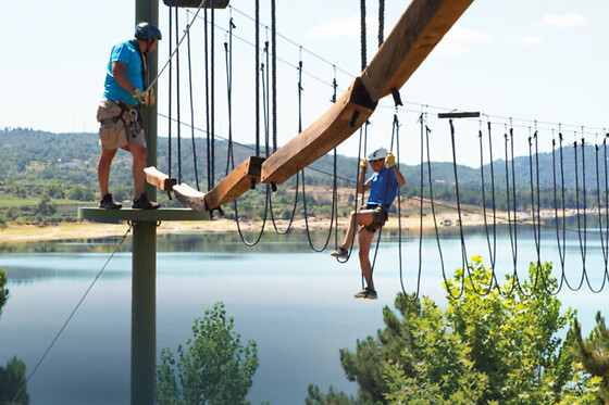 Arborismo com circuito de pontes para 2 | Parque Aventura Crónicas da Terra (Moimenta da Beira, Viseu)