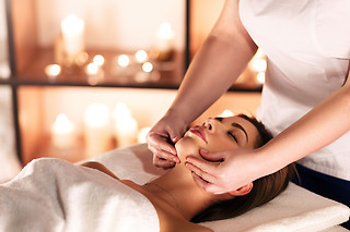 Massagem facial personalizada para 1 no Centro Estética Daniela Malta em Campo de Ourique (Lisboa)