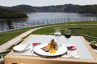 Uma noite em quarto duplo com pequeno-almoço e acesso ao Spa | Montebelo Aguieira Lake Resort & Spa (Viseu)