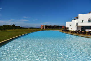 Uma noite em quarto duplo com pequeno-almoço e acesso ao spa para 2| Algarve Race Resort & Hotel (Portimão)