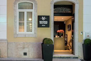 Uma noite em quarto duplo com pequeno-almoço para 2 | Universal Boutique Hotel (Figueira da Foz)