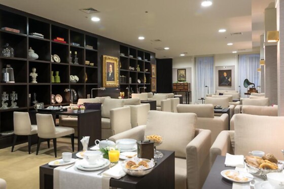 Uma noite em quarto duplo com pequeno-almoço para 2 | Universal Boutique Hotel (Figueira da Foz)