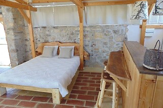 Duas noites em Camping Pod ou Refúgio do Cancho para 2 em Quinta do Maral Espaço Naturista em Marvão (Portalegre)