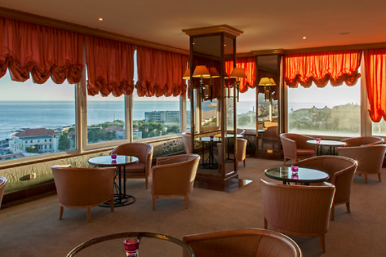 Uma noite com pequeno-almoço para 2 | Carcavelos Beach Hotel - Carcavelos