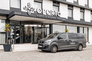 Uma noite em quarto duplo/twin + Tábua de queijos e cálice de vinho do Porto | Oporto Airport & Business Hotel (Maia, Porto)