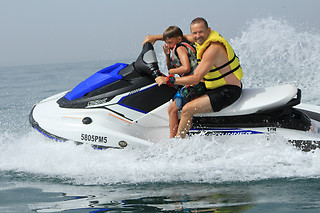 Passeio de mota de água para 2 em Nauticdrive Desportos Náuticos em Albufeira (Faro)