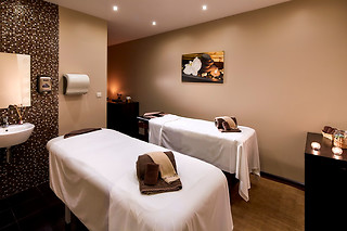 Massagem com Pindas Sweda para 2 | Terapyzen - The Navigator Solaqua