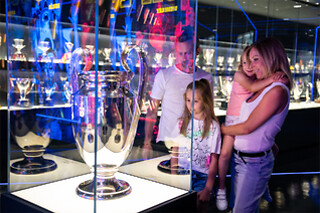 FC Barcelona - 2 bilhetes tour estádio + museu
