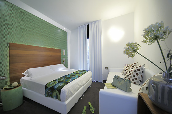Q Hotel - photo 1