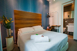 Q Hotel