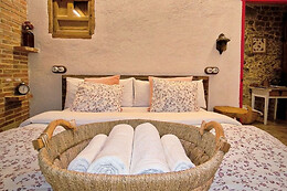 LA CASITA DE ALBINO & LARCADE