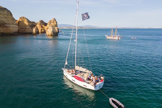 Passeio de barco até à Ponta da Piedade (3h) para 1 adulto e 1 criança | Epic Boat Trips (Lagos)