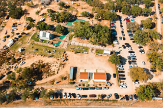 Visita à destilaria e passeio pelo parque | Vila do Gin – Parque Temático Black Pig em Vila Nova de Santo André