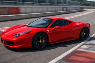 Experiência de co-piloto em Ferrari 458 em via rápida para 1 | Ferrari Rent Braga (Braga)