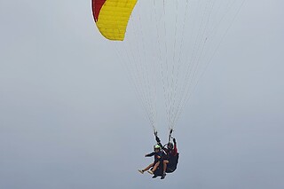 Experiência de Introdução ao Parapente + Certificado para 1 | Gin Gliders Azores (Praia da Gralha, Leiria)