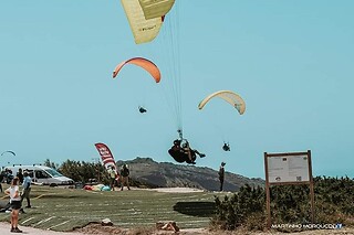 Experiência de Introdução ao Parapente + Certificado para 1 | Gin Gliders Azores (Praia da Gralha, Leiria)