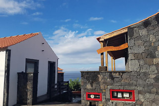 Uma noite em apartamento com pequeno-almoço para 2 em Sara Village em São Roque do Pico (Açores)