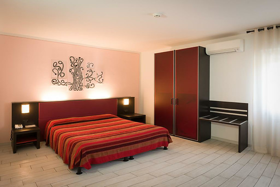 Hotel Ristorante Milano - photo 2