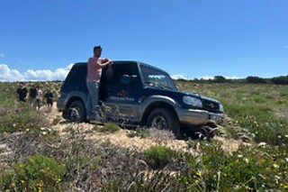 Passeio de jipe (3h) de Sesimbra ao Cabo Espichel para 2 adultos + 1 criança |Batnavó (Sesimbra)