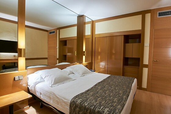 AR HOTEL LOS ARCOS - photo 6