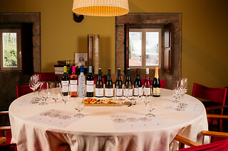 Prova de vinhos Premium com tábua de queijos e enchidos para 2 | Casa Santa Eulália (Mondim de Basto, Vila Real)