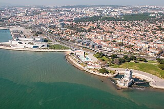 Voo de Helicóptero sobre o Rio Tejo para 2 | Portugal Helicopters (Algés, Lisboa)