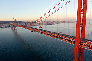 Voo de Helicóptero sobre o Rio Tejo para 2 | Portugal Helicopters (Algés, Lisboa)