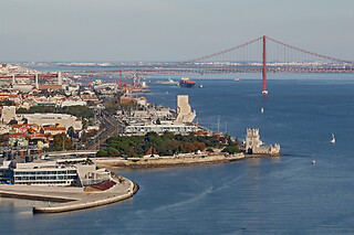 Voo de Helicóptero sobre o Rio Tejo para 2 | Portugal Helicopters (Algés, Lisboa)