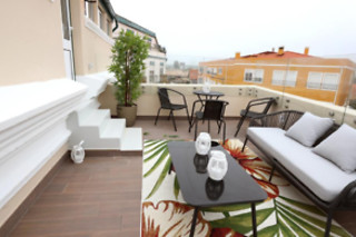 Uma noite com pequeno-almoço e um jantar para 2 em Hotel Glass Boutique - Rooms & Suites em Marinha Grande (Leiria)