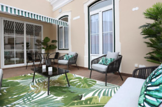 Uma noite com pequeno-almoço e um jantar para 2 em Hotel Glass Boutique - Rooms & Suites em Marinha Grande (Leiria)