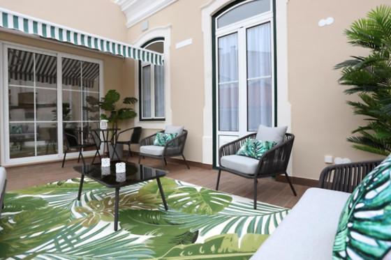 Uma noite com pequeno-almoço e um jantar para 2 em Hotel Glass Boutique - Rooms & Suites em Marinha Grande (Leiria)