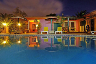 Uma Noite em Quarto Duplo/Twin com Pequeno-Almoço para 2 | Quinta do Mar da Luz, Lagos (Faro)