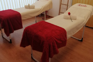 Um lifting e crioterapia facial para 2 em Ellegantia Spazio Bellezza em Restelo (Lisboa)
