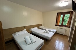 APARTAMENTOS SOLANA, HOTEL TAULL & ROMANIC
