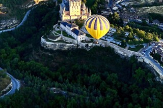 Voo de Balão de ar quente com piquenique | Explore os céus de Bragança com a Voyager Balloons