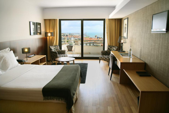 Duas noites em quarto twin com pequeno-almoço para 2 | B&B Hotel Sado (Setúbal)