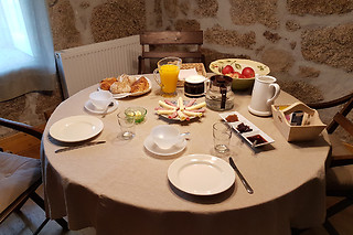 Uma Noite em Quarto Duplo com Pequeno-Almoço + Jantar para 2 | Solar dos Pedrosos, Vila Chã (Guarda)