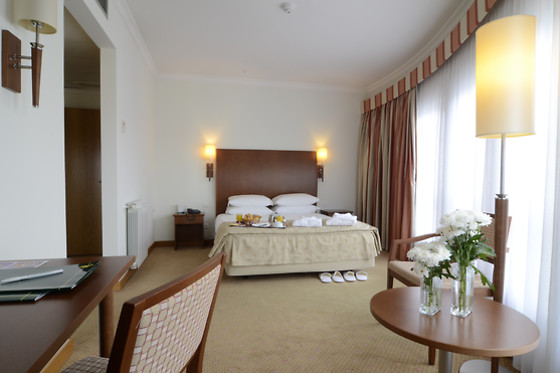 Duas noites em quarto duplo com detalhe romântico | Hotel Cinquentenário & Conference Center (Fátima)