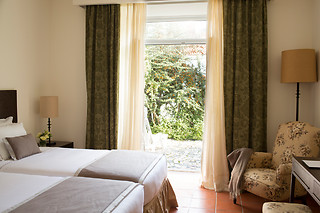 Uma noite em quarto duplo superior com pequeno-almoço | Pateo dos Solares Charm Hotel (Estremoz, Évora)