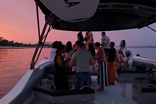 Sunset Tour: Passeio de Barco pela Baía de Setúbal para 1 | Rotas do Sal (Setúbal)